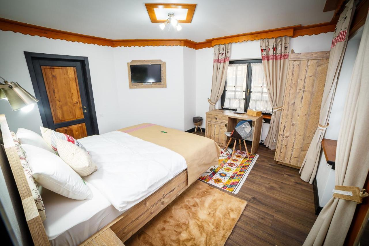Colt De Austria Hotel 4*